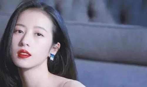 周雨彤八卦爆料最新,揭秘娱乐圈新晋女神的甜蜜生活 第3张 周雨彤八卦爆料最新,揭秘娱乐圈新晋女神的甜蜜生活 第3张